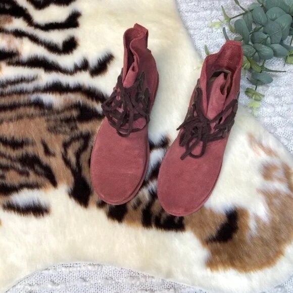 π UGG Women's Rustic Red Suede Leather Ankle Boots Sz 6 | Cozy Fall Boho Style - Picture 4 of 9